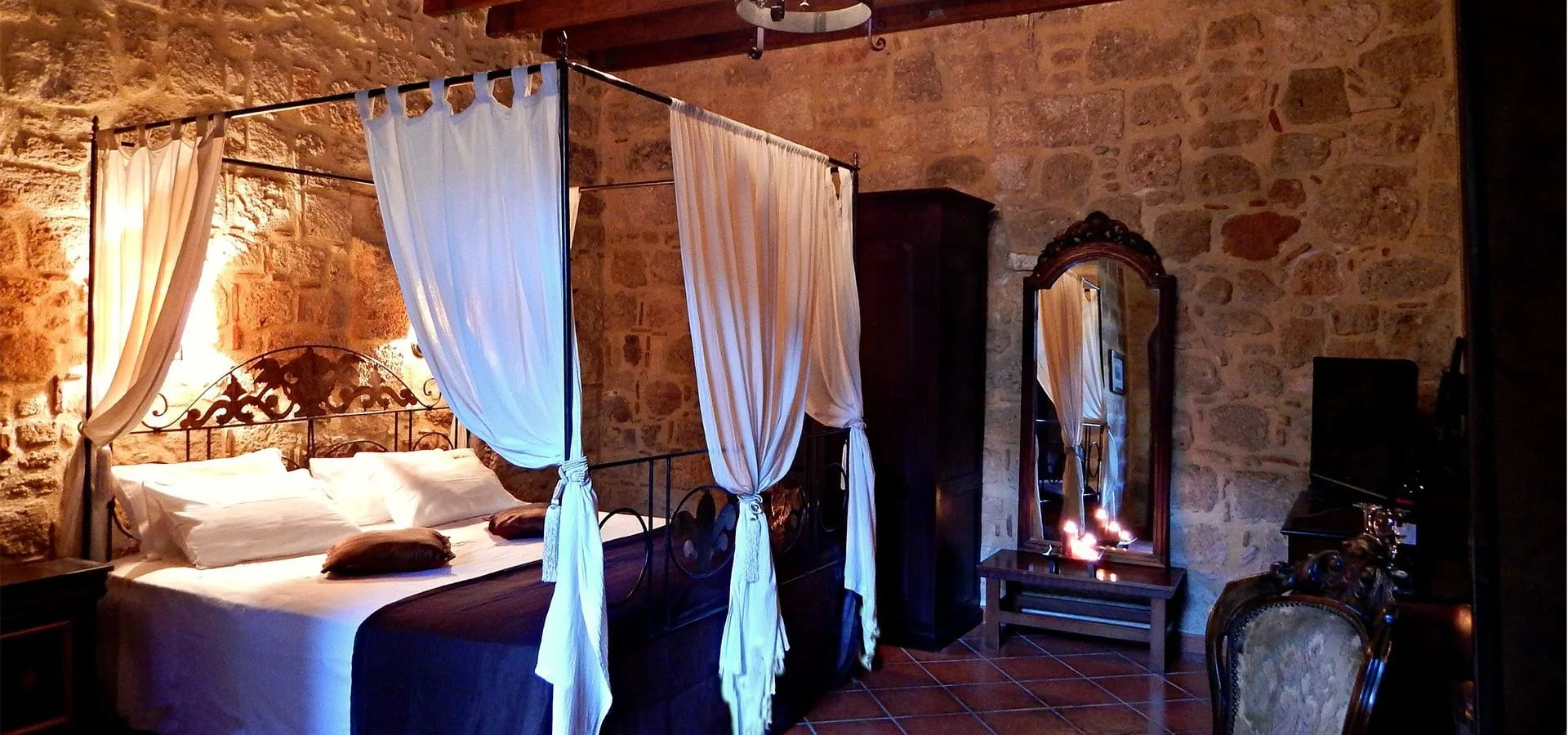 S. Nikolis' Hotel Apartments and Honeymoon Suites