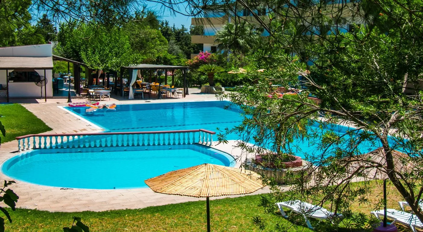 Achousa hotel