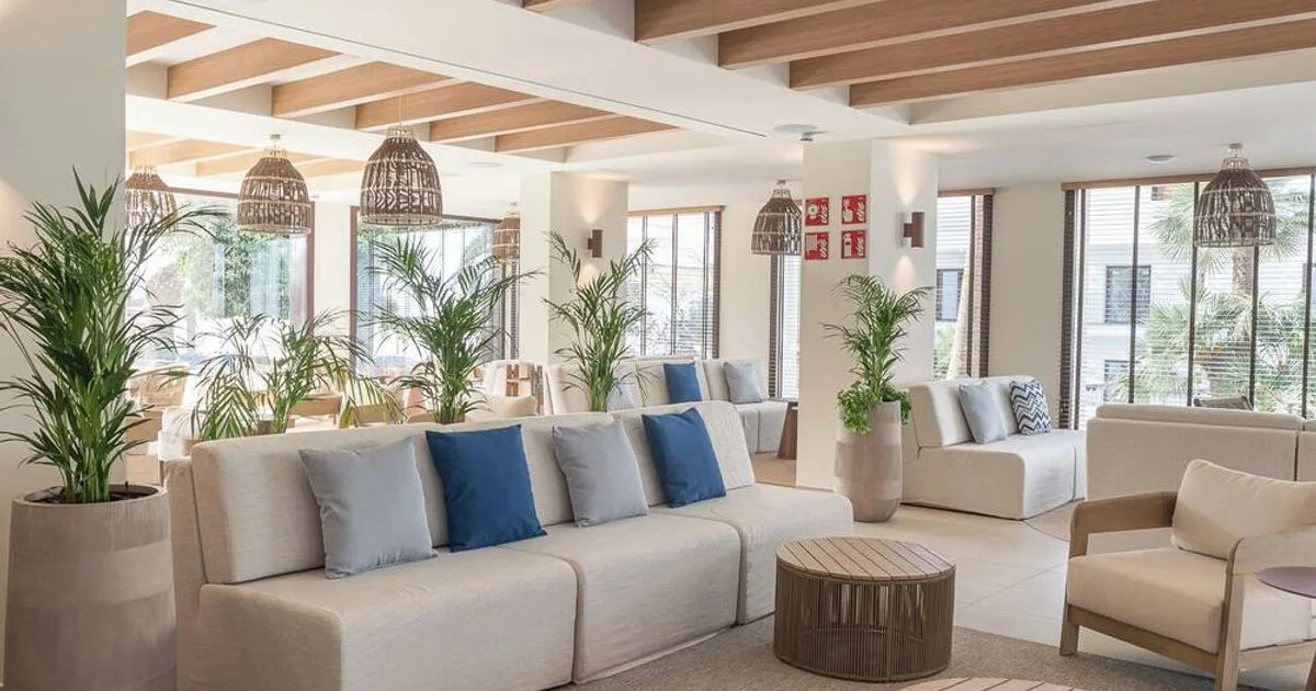Ola Hotel Vistamar
