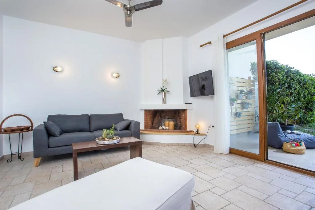 Ivy Kalithea Apartment