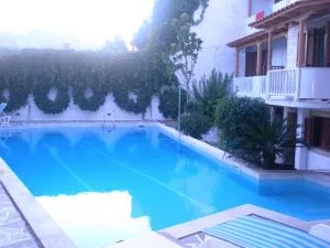 Captains House Hotel