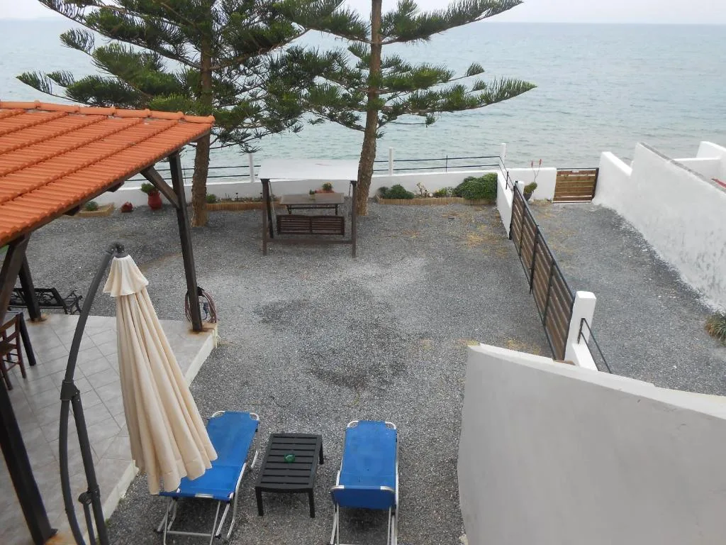 Frosso's apartment near the sea