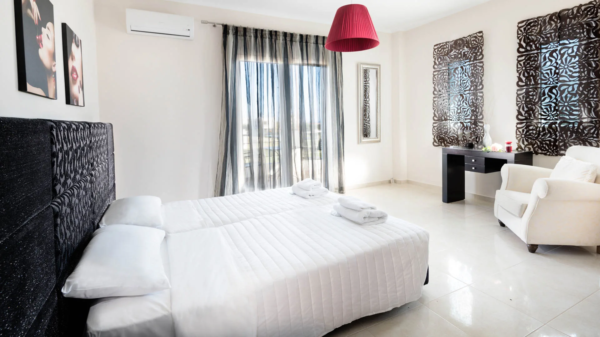 Kronos Villas