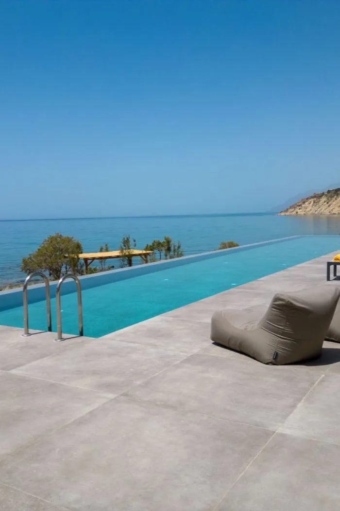 Beach House Arvi
