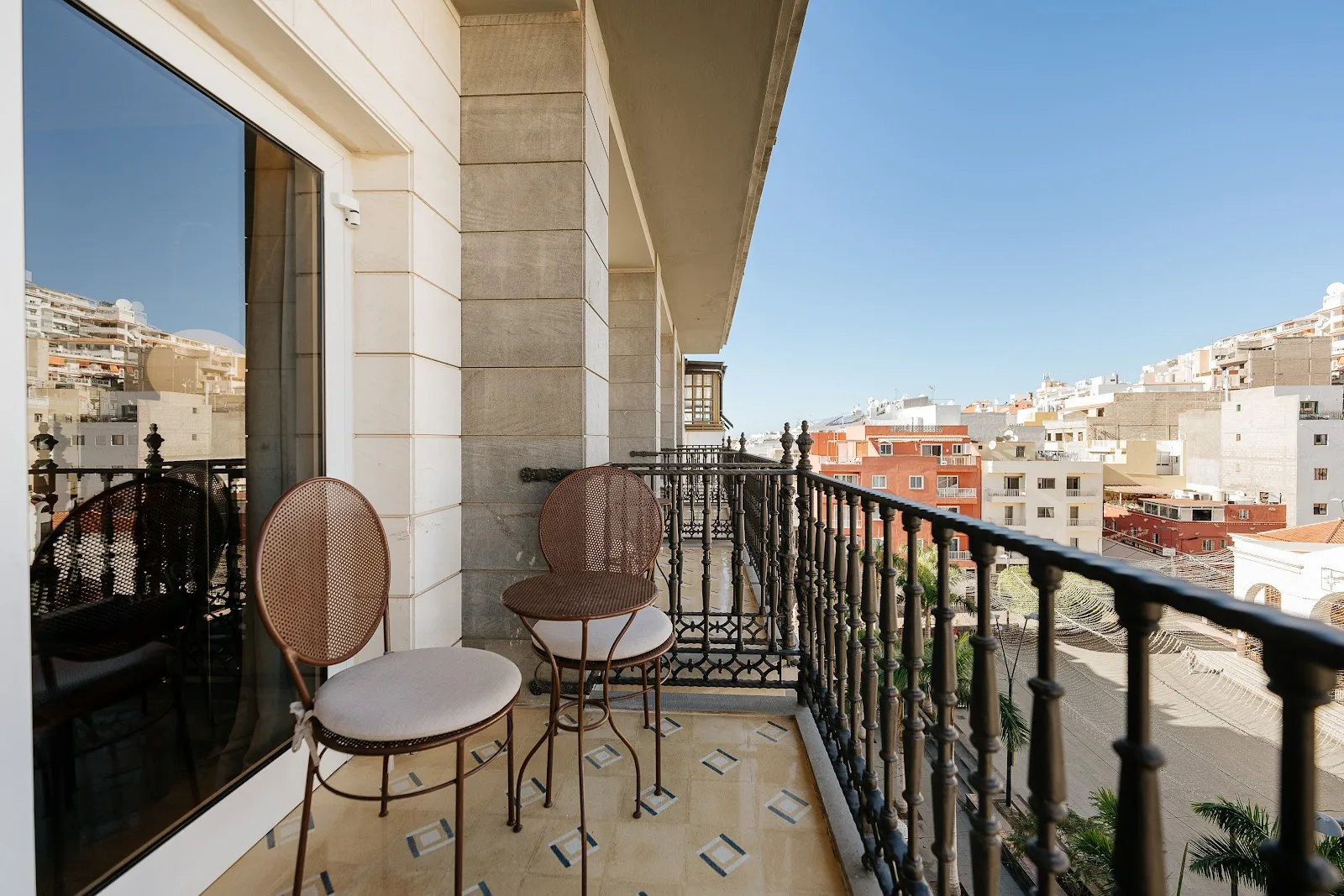 Hotel Reveron Plaza