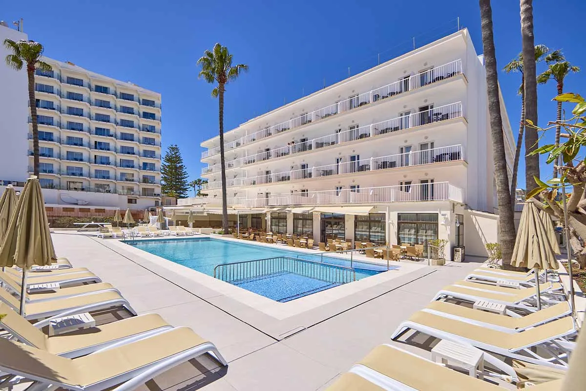 Universal Hotel Bikini